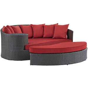 Sojourn Outdoor Patio Sunbrella® Daybed in Red @taylorraydesign